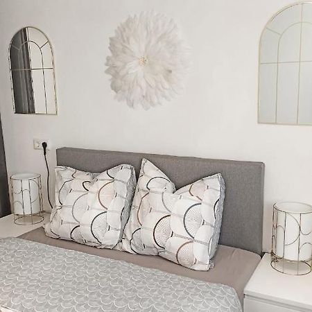 Schone 2 Zw In Sindelfingen - Maichingen *Daimler Apartman Kültér fotó